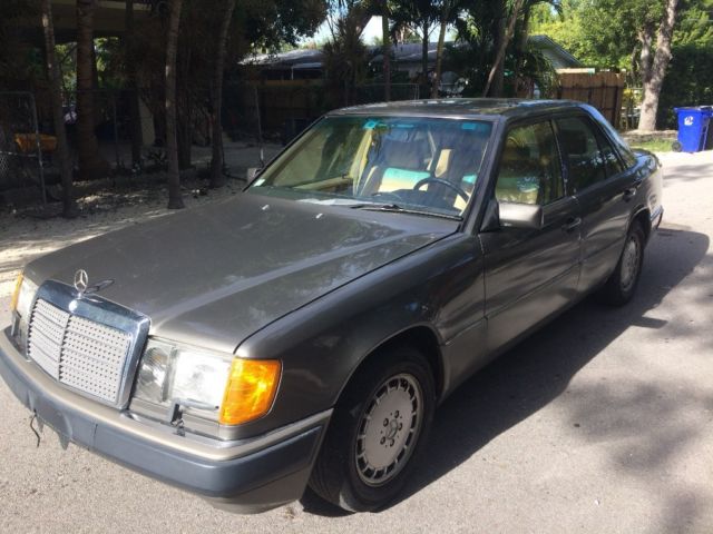 1990 anthraxite gray metallic Mercedes-Benz E-Class Sedan
