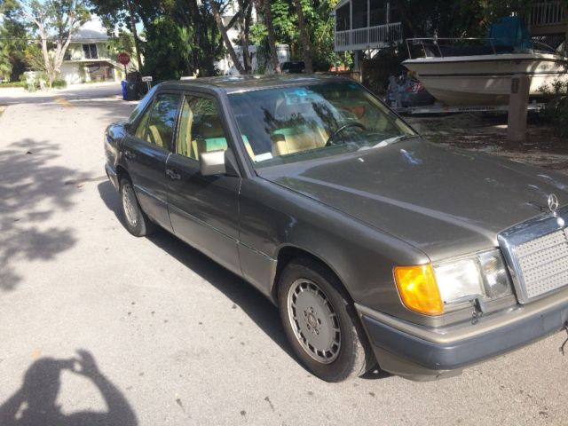 1990 anthraxite gray metallic Mercedes-Benz E-Class Sedan