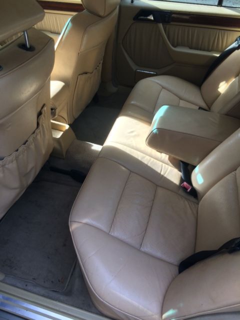 1990 anthraxite gray metallic Mercedes-Benz E-Class Sedan