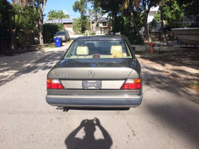1990 anthraxite gray metallic Mercedes-Benz E-Class Sedan