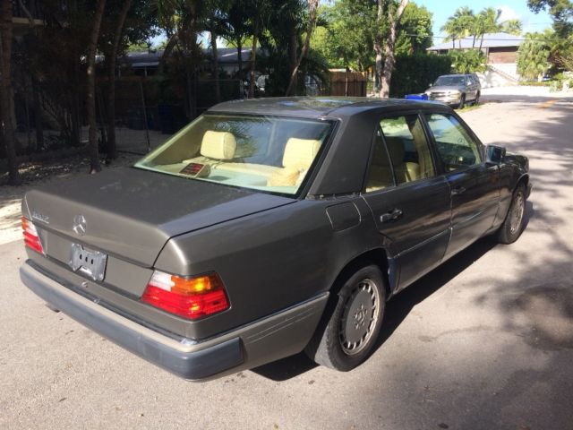 1990 anthraxite gray metallic Mercedes-Benz E-Class Sedan
