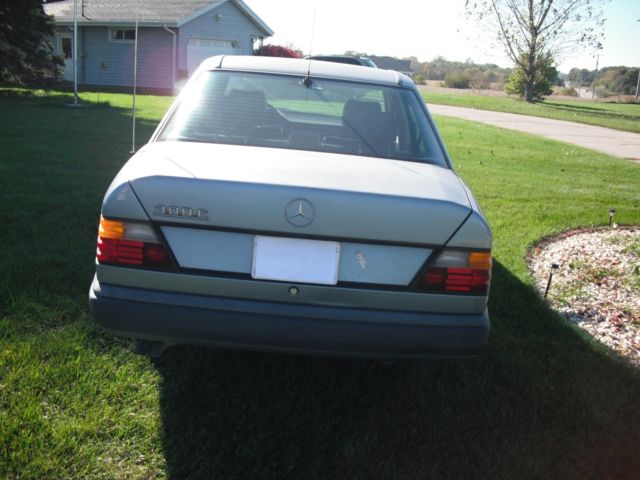 1986 Diamond blue paint code 355 Mercedes-Benz 300-Series Sedan