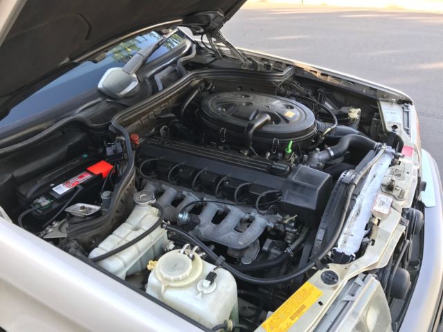 1991 Blue Mercedes-Benz 300-Series Sedan
