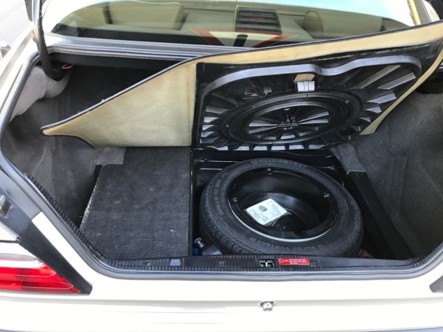 1991 Blue Mercedes-Benz 300-Series Sedan