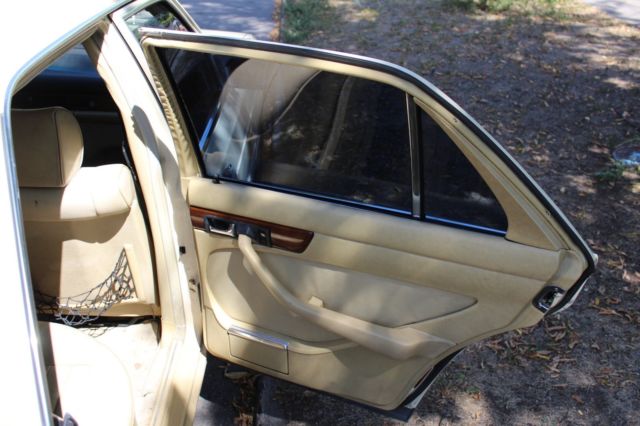 1981 Mercedes-Benz 300-Series