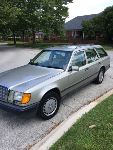 1989 Mercedes-Benz 300-Series