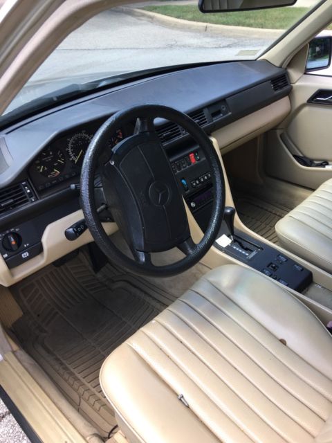 1989 Mercedes-Benz 300-Series