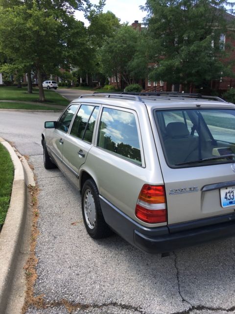 1989 Mercedes-Benz 300-Series
