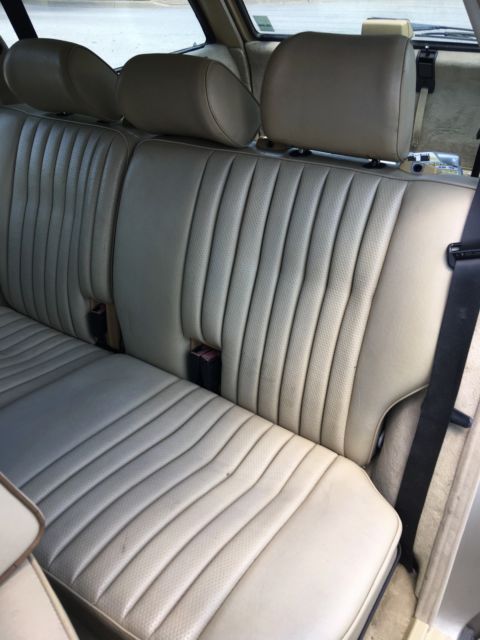 1989 Mercedes-Benz 300-Series