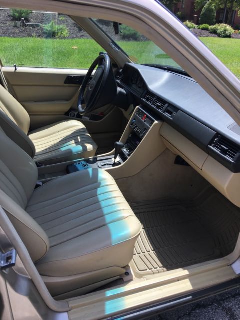 1989 Mercedes-Benz 300-Series