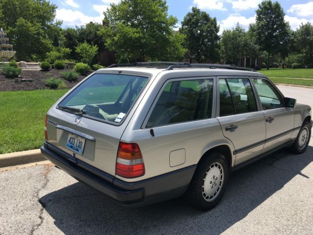 1989 Mercedes-Benz 300-Series