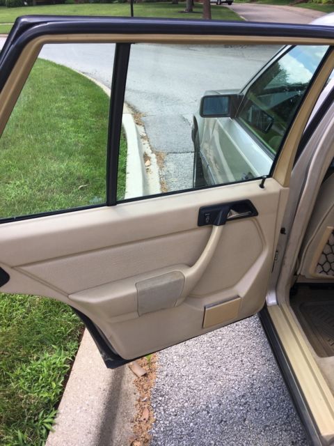 1989 Mercedes-Benz 300-Series