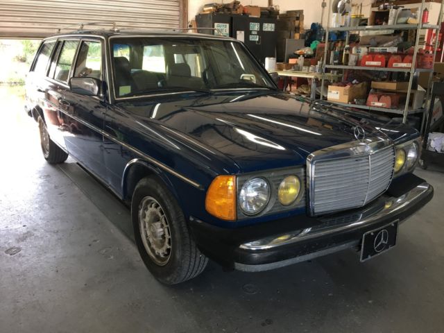 1985 BLUE Mercedes-Benz 300-Series WAGON