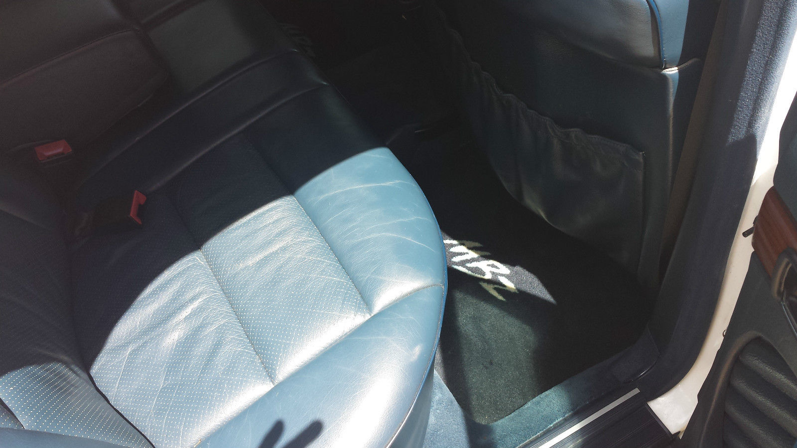 1991 White Mercedes-Benz 300-Series Sedan