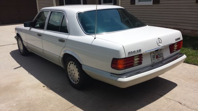 1991 White Mercedes-Benz 300-Series Sedan