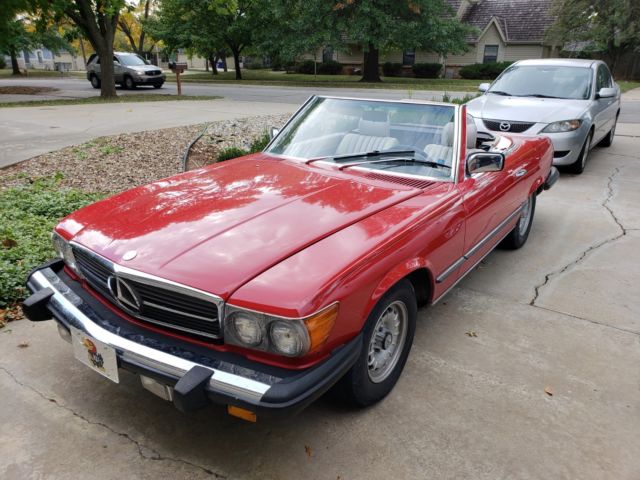 1985 Red Mercedes-Benz SL-Class Convertible