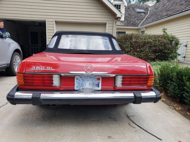 1985 Red Mercedes-Benz SL-Class Convertible