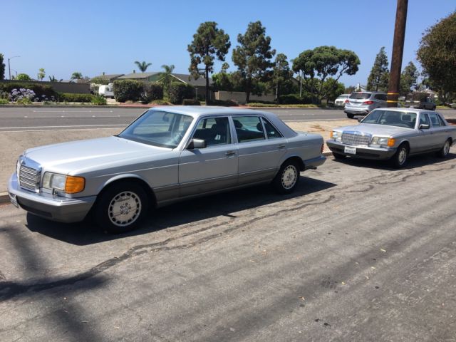 1987 Silver Mercedes-Benz 400-Series