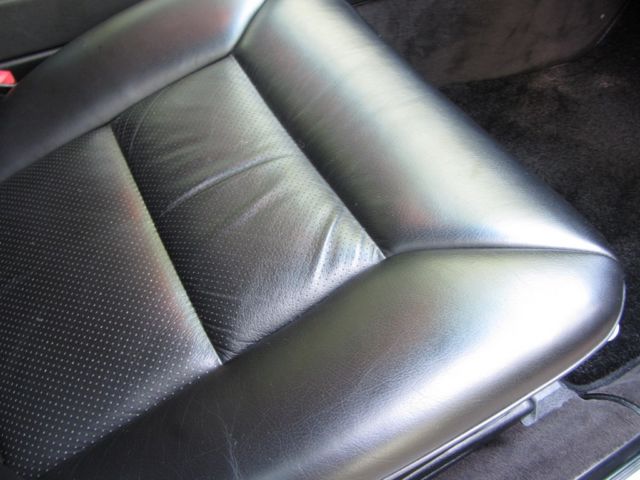 1989 Black Mercedes-Benz 400-Series Sedan