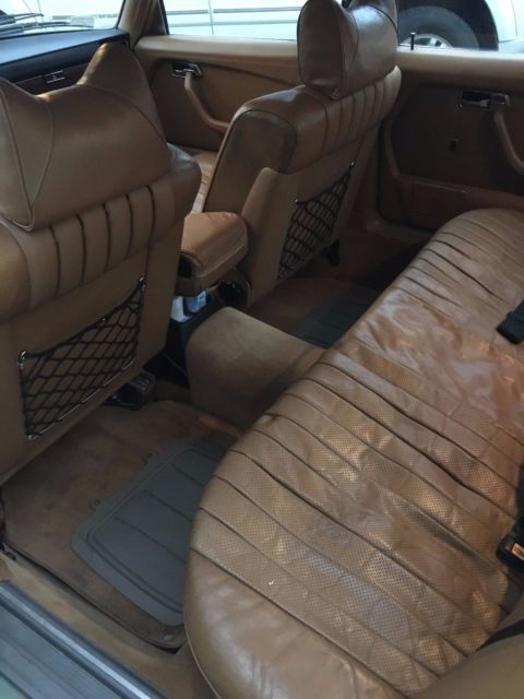 1974 Green Mercedes-Benz 400-Series