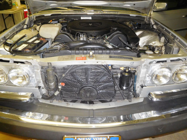 1979 Burgundy Mercedes-Benz 6.9 Sedan