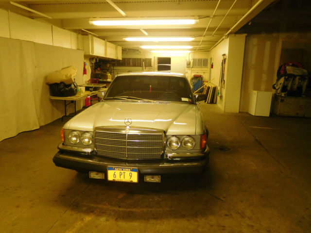 1979 Burgundy Mercedes-Benz 6.9 Sedan