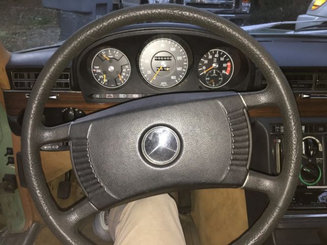 1974 Green Mercedes-Benz 400-Series