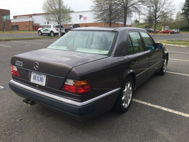 1992 Bornite Mercedes-Benz 500-Series Sedan