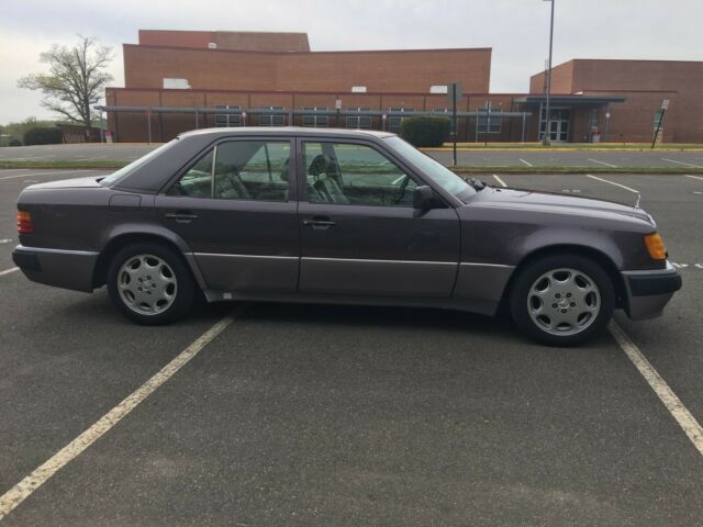 1992 Bornite Mercedes-Benz 500-Series Sedan