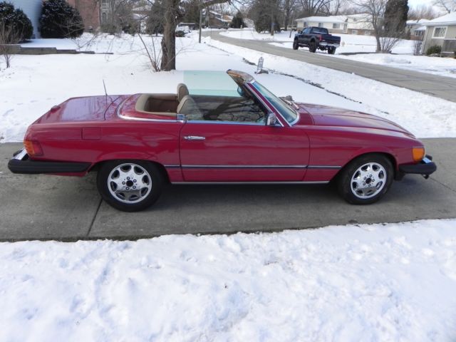 1981 Gold Mercedes-Benz SL-Class Convertible