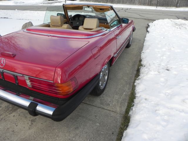 1981 Gold Mercedes-Benz SL-Class Convertible