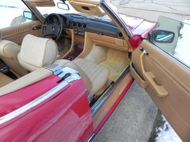 1981 Gold Mercedes-Benz SL-Class Convertible