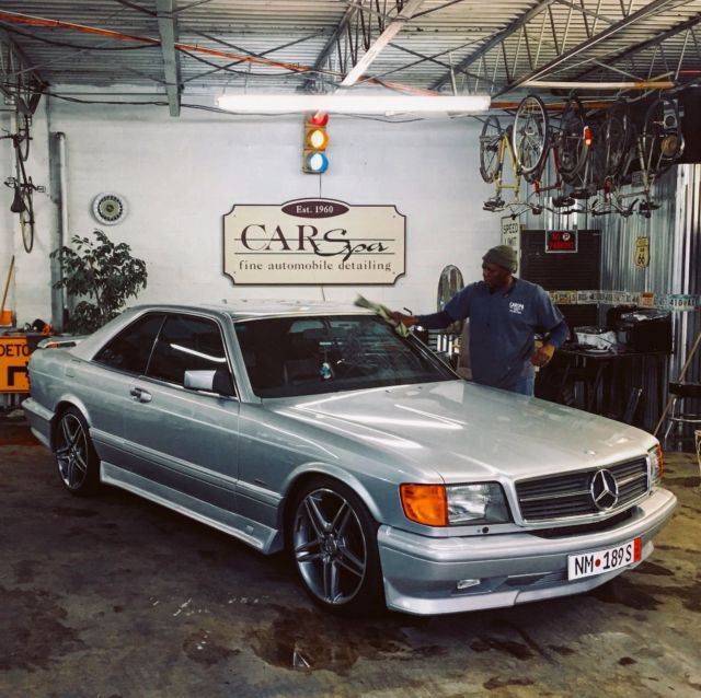 1986 Silver Mercedes-Benz 500-Series Coupe