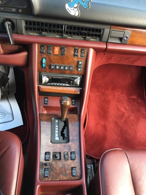 1986 Silver Mercedes-Benz 500-Series Coupe