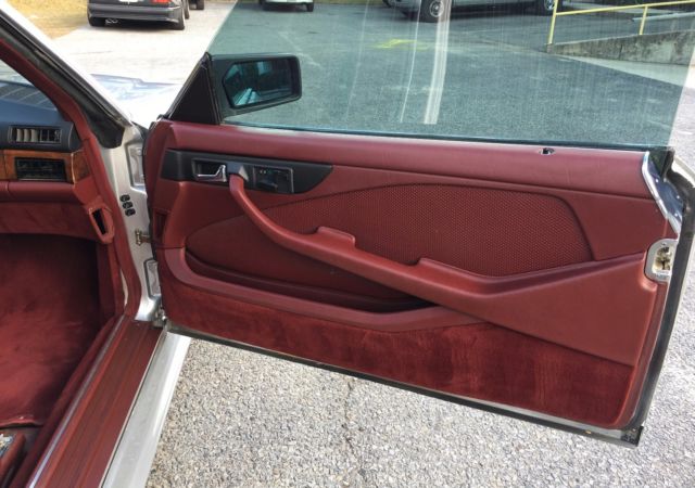 1986 Silver Mercedes-Benz 500-Series Coupe