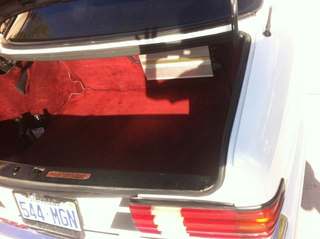 1986 White Mercedes-Benz S-Class Coupe