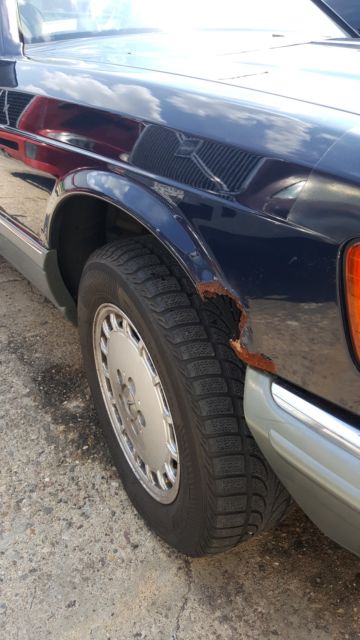 1987 Blue Mercedes-Benz 500-Series Coupe