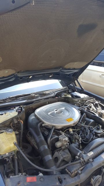 1987 Blue Mercedes-Benz 500-Series Coupe