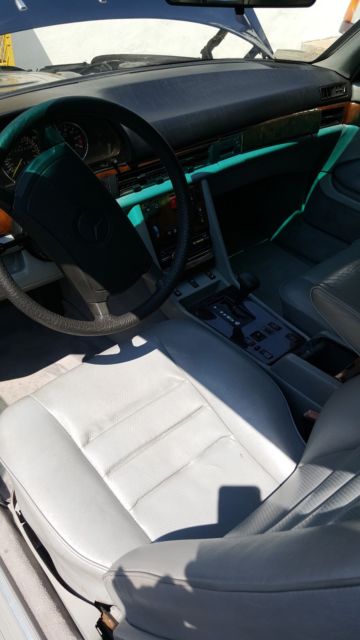 1987 Blue Mercedes-Benz 500-Series Coupe