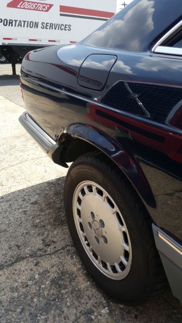 1987 Blue Mercedes-Benz 500-Series Coupe