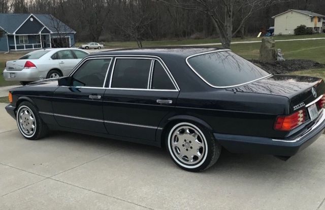 1989 Dark Blue Mercedes-Benz 500-Series