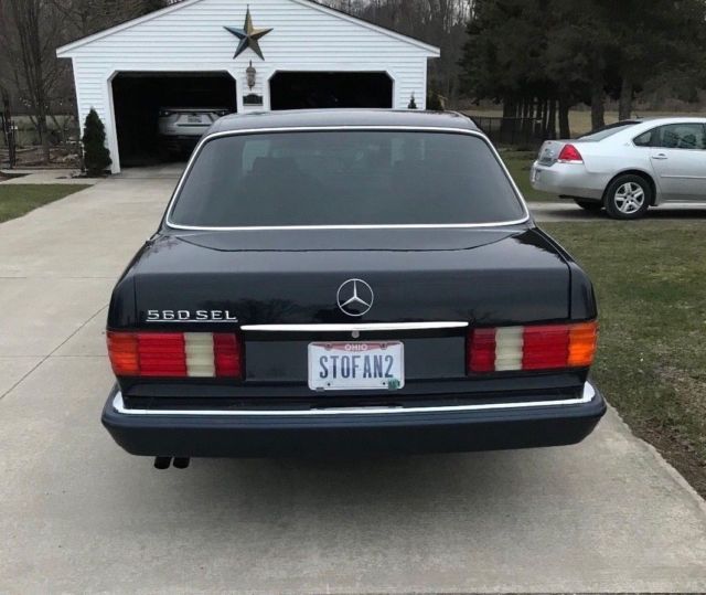 1989 Dark Blue Mercedes-Benz 500-Series