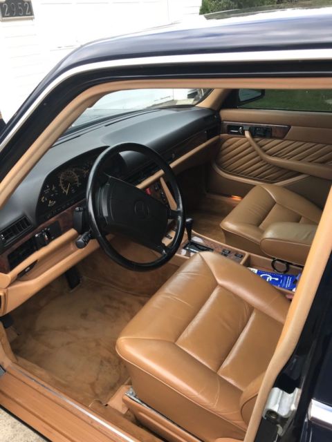 1989 Dark Blue Mercedes-Benz 500-Series