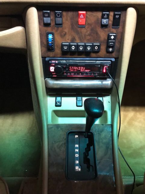 1989 Dark Blue Mercedes-Benz 500-Series