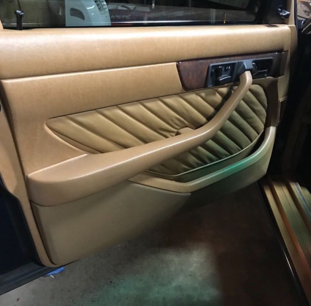 1989 Dark Blue Mercedes-Benz 500-Series