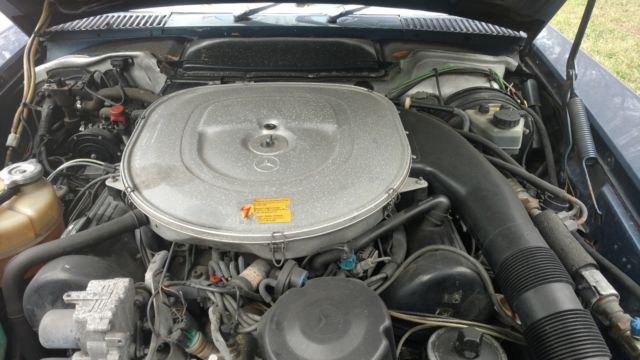 1986 Blue Mercedes-Benz SL-Class Coupe