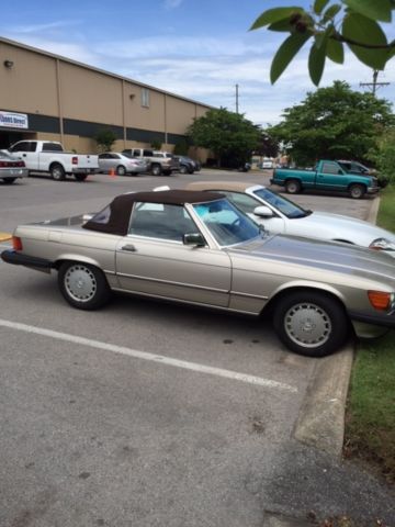 1986 Tan Mercedes-Benz SL-Class Convertible