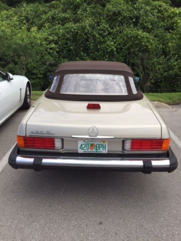 1986 Tan Mercedes-Benz SL-Class Convertible