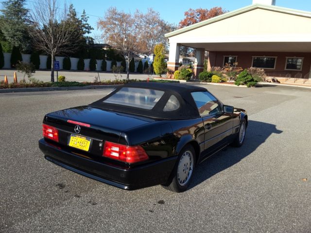 1990 Black Mercedes-Benz 500-Series Convertible