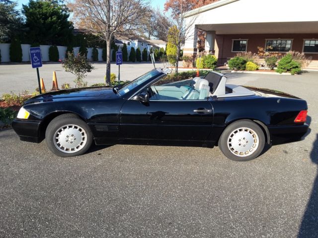 1990 Black Mercedes-Benz 500-Series Convertible